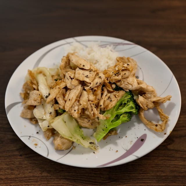 Pad Kra Teim Prik Thai (Garlic and Black Pepper).